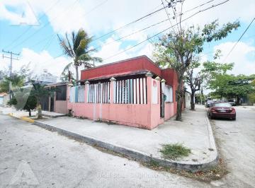 Casa · 128m² · 4 Recámaras · Casa en Venta, 4 Recámaras, en Esquina, Patio, Región 238, Cancún Norte