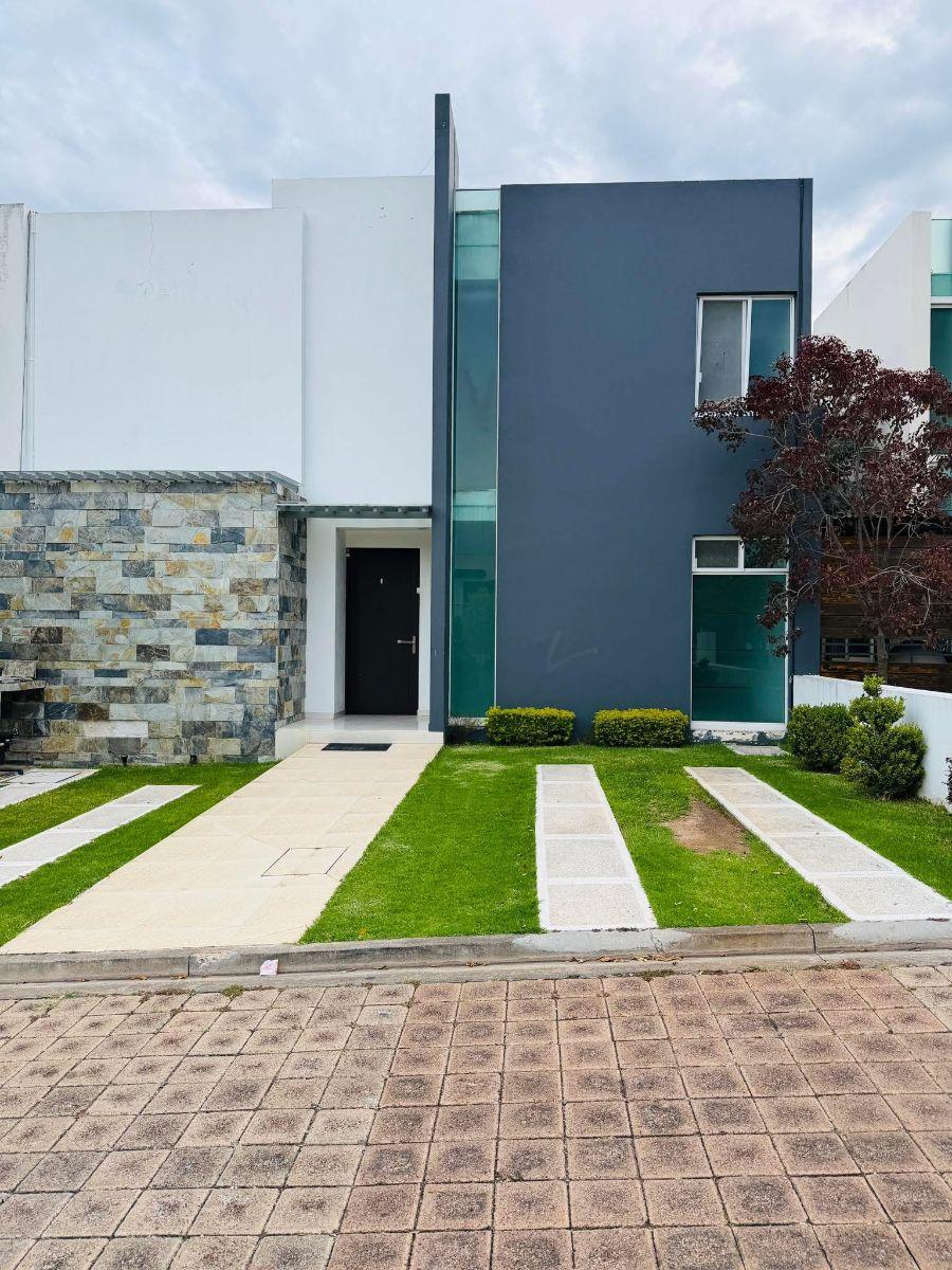 | Casa en Renta en Tres Marías |