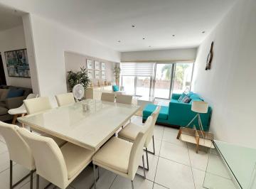 Departamento · 190m² · 3 Recámaras · 2 Estacionamientos · Departamento en Venta en Astoria Cancun