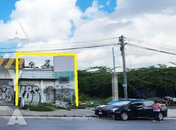 Bodega comercial · 762m² · 2 Recámaras · 10 Estacionamientos · Bodega en Venta, 2 Frentes 750 m², Av López Portillo, Sm 94, Cancún.