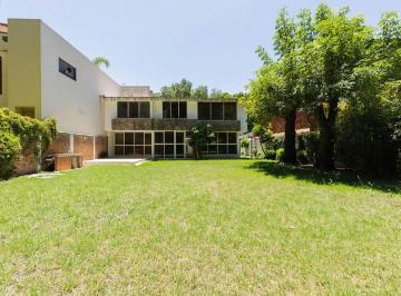 Casa · 349m² · 3 Recámaras · 2 Estacionamientos · Casa en Venta en Calle Fuente de Trevi, Club de Golf Las Fuentes, Puebla