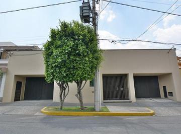 Casa en Venta en Lomas de Vista Hermosa · Casa en Venta en Lomas de Vista Hermosa