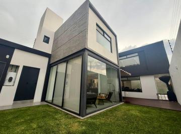 Casa · 220m² · 3 Recámaras · 3 Estacionamientos · Casa en Venta en Vila Porta, Atizapán