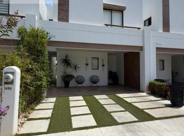 Casa · 176m² · 3 Recámaras · 2 Estacionamientos · Casa en Palmilla