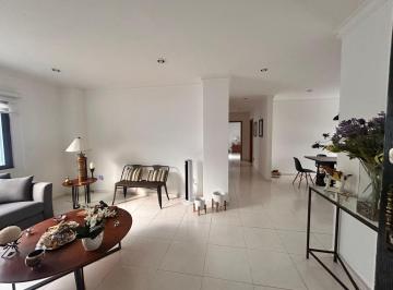 Departamento · 142m² · 3 Recámaras · 3 Estacionamientos · Departamento Renovado en Venta en Miraval, Cuernavaca | 142 m², Alberca y 3 Estacionamientos
