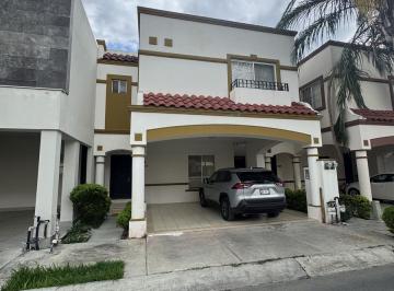 Casa · 160m² · 3 Recámaras · 2 Estacionamientos · Casa en Renta en Villas La Rioja