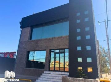fb7ed5aef09b7b5b596b29c2f1dbea8365a8c183e3f7889916b4196049e817e0 · Edificio en Renta Sobre Periferico de La Juventud