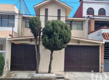 Casa · 195m² · 3 Recámaras · 1 Estacionamiento · Casa en Renta en Para Oficinas en Casa Blanca