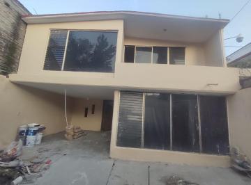 Casa · 198m² · 4 Recámaras · 2 Estacionamientos · Casa en Venta con Gran Potencial de Plusvalía en San Carlos Tulpetlac, Ecatepec