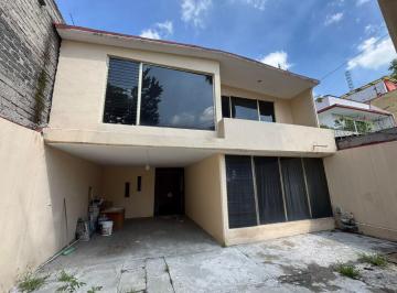 Casa · 198m² · 4 Recámaras · 2 Estacionamientos · Casa en Venta con Gran Potencial de Plusvalía en San Carlos Tulpetlac, Ecatepec