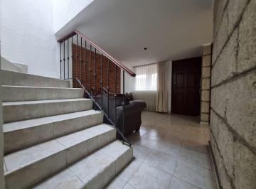 Casa · 230m² · 4 Recámaras · 2 Estacionamientos · Casa en Venta en Metepec