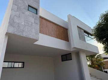 Casa · 347m² · 3 Recámaras · 3 Estacionamientos · Casa Monterra