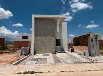 Casa · 120m² · 2 Recámaras · 2 Estacionamientos · Casa Punta Diamante