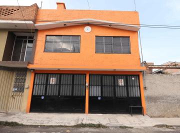 Casa de 5 habitaciones, Morelia · Casa en Venta en Morelia, Ubicada en Col. Arriaga Rivera.