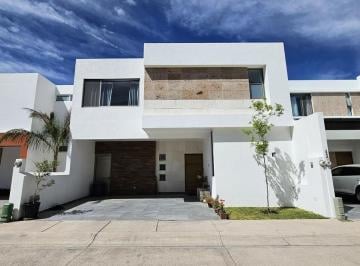 Casa · 270m² · 3 Recámaras · 2 Estacionamientos · Casa en Renta en Presa Sandovales 201 Al Norte Bi