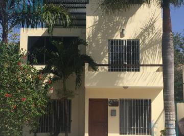 Casa · 220m² · 5 Recámaras · 3 Estacionamientos · Casa - Campestre Playa del Carmen