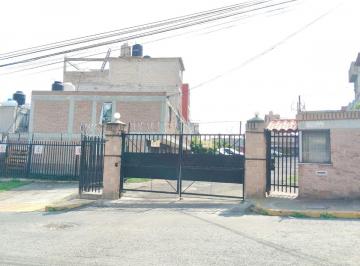 Casa en condominio de 2 habitaciones, Nicolás Romero · Casa en Venta en Bulevares del Lago, 2 Recámaras, un Baño, un Auto