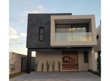 Casa en condominio de 3 habitaciones, León · Casa en Venta en Sierra Nogal Frente a Imss Cerca de Ibero, Lux, Subiré, Plaza Sierra Nogal
