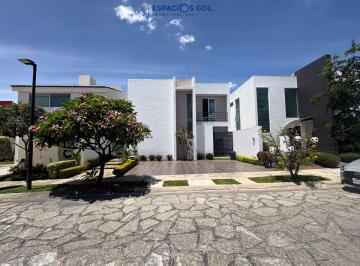 Casa en condominio de 3 habitaciones, San Pedro Tlaquepaque · Casa con Excelente Distribución | Los Naranjos Residencial.