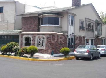 Casa · 397m² · 3 Recámaras · 2 Estacionamientos · Casa en Venta en Paseos de Taxqueña, Coyoacán, Cdmx