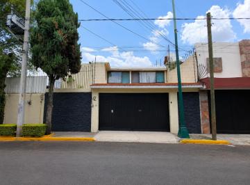 Casa de 3 habitaciones, Tlalpan · Casa en Venta de 404 m² de Construcción con Jardín y Estacionamiento Para 4 Autos