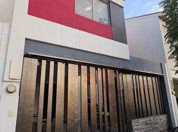 Casa · 210m² · 4 Recámaras · 1 Estacionamiento · L053vc Casa en Venta, Col. Almeria, Apodaca, N. L.