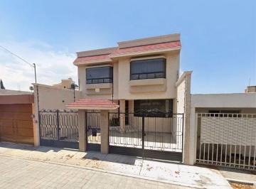 Casa de 3 habitaciones, Querétaro · Casa de 200 m² con 3 Recámaras en Venta en Calesa