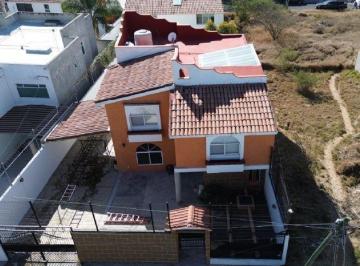 Casa · 253m² · 3 Recámaras · 4 Estacionamientos · Venta de Casa en Privada de Juriquilla