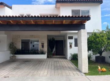 Casa de 4 habitaciones, Querétaro · Casa en Lomas de Juriquilla con 250 m² de Terreno y 4 Recámaras en Renta