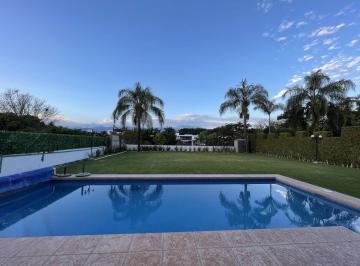 0e20ab34462652eacf6938417f26c227b83eb1a04b0ef96672b69f5c56e6ef8e · Residencia con Vista Abierta, Gran Jardín y Alberca en Fuentes Lomas de Cocoyoc