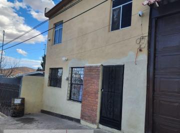 Casa de 3 habitaciones, Chihuahua · Se Vende Casa de 2 Plantas en Col. San Rafael (Céntrico) $1'680,000