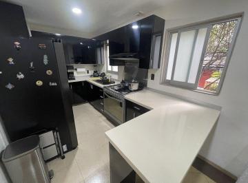 001201eed6be6f5af5a6e9315642f5332973ba0a9ea25ae287974952ea771845 · Casa Urbana Remodelada con Terraza, Roof Garden y Vistas Arboladas | del Valle