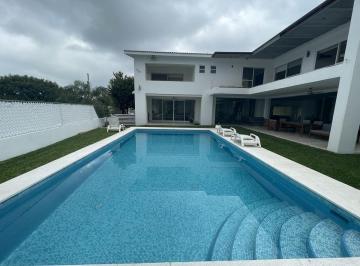 00020ed116ac7c97360f8bcf2d59fc1164d96cb984101bebd088cba7265c119f · Residencia Premium en Venta con Piscina, Sótano y Terrazas | Lomas de Cocoyoc
