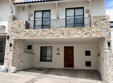 1 · Casa en Venta en Lombardía Residencial, León, Guanajuato