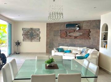 Casa · 600m² · 4 Recámaras · 3 Estacionamientos · Renta Casa Amueblada – Zona Hotelera, Isla Dorada, Cancún