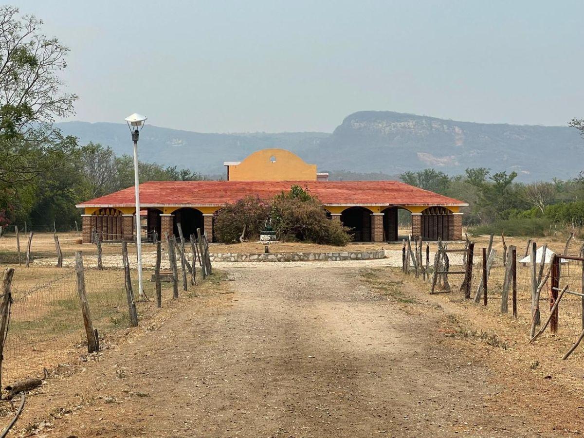 13-Hectare Ranch for Sale in Suchiapa with Charro Arena and Stables