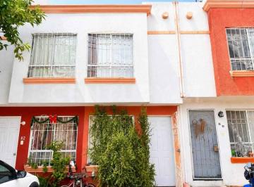 Casa · 67m² · 2 Recámaras · 1 Estacionamiento · Casa en Venta en Los Héroes, Primera Sección