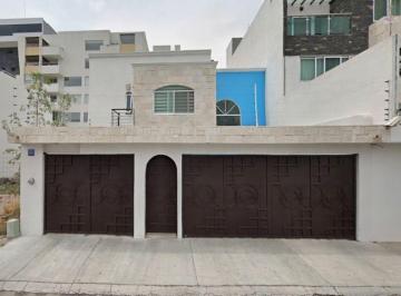 Casa de 3 habitaciones, Querétaro · Casa en Venta de 245 m² con 3 Recámaras en Colinas del Cimatario