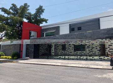 Casa · 800m² · 3 Recámaras · 4 Estacionamientos · Casa en Renta en San Pedro Garza García