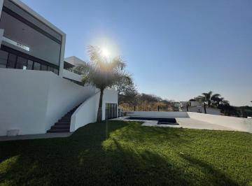 54dd466183813151b980a96a8a16a5d3e31d2aeb29484c4b3dfb0e88752563aa · Residencia Nueva de Diseño Único | Terrazas y Vista Panorámica