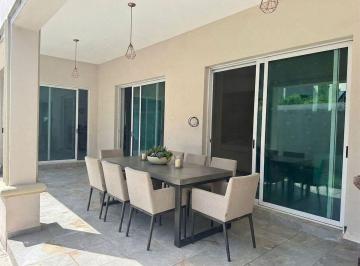 0561e8e0c76fd35ce0ecd6bf74afbd2ebc65bcd3c95d89bad9aea1696c90e27f · Casa de Lujo Fracc. El Pueblito de Santiago