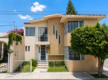Casa de 4 habitaciones, Irapuato · Venta de Casa en La Colonia Moderna, Irapuato, Guanajuato