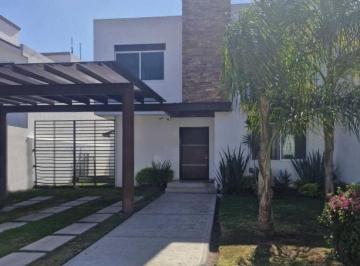 Casa en condominio de 4 habitaciones, Corregidora · Casa en Condominio de 345 m² con 4 Habitaciones en Venta en El Prado
