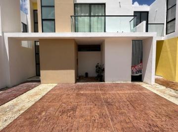 Casa de 3 habitaciones, Mérida · Casa en Renta I Salvia en Residencial Floresta I Piscina