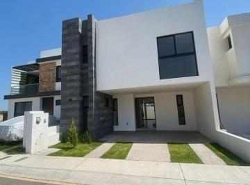 Casa · 230m² · 4 Recámaras · 2 Estacionamientos · Casa en Queretaro, Sur