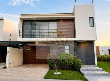 Casa · 309m² · 3 Recámaras · 2 Estacionamientos · Casa - Residencial El Molino