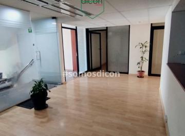Oficina · 200m² · 1 Estacionamiento · Oficina en Renta Av Juárez