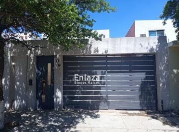 Casa en Venta en Mitras Poniente, Sector Leonés en García, N.L. · Casa en García