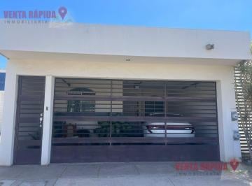 Casa · 3 Recámaras · 2 Estacionamientos · Casa en Fraccionamiento Valle Alto