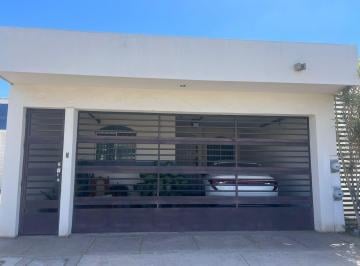 Casa · 3 Recámaras · 2 Estacionamientos · Casa en Fraccionamiento Valle Alto